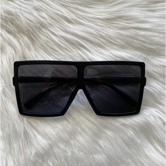 Boutique Oversized  Matte Black Sunglasses - Picture 1 of 8